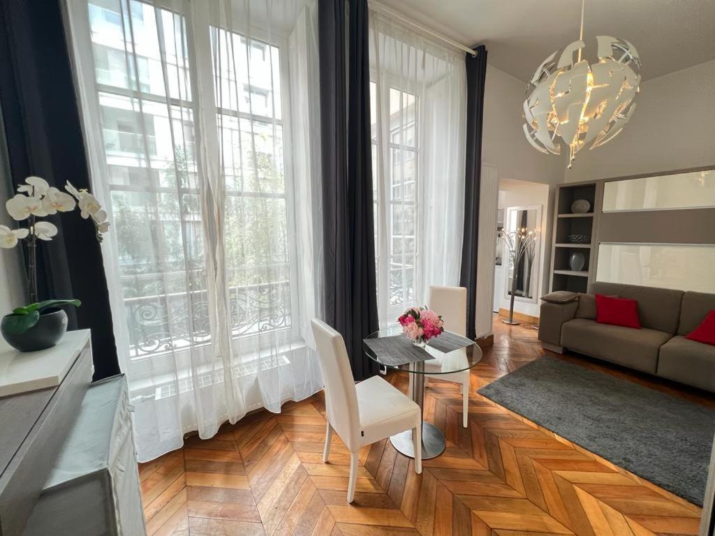 Appartement Le Lumineux - Le Chic En Hypercentre - Bellecour à Lyon Extérieur photo